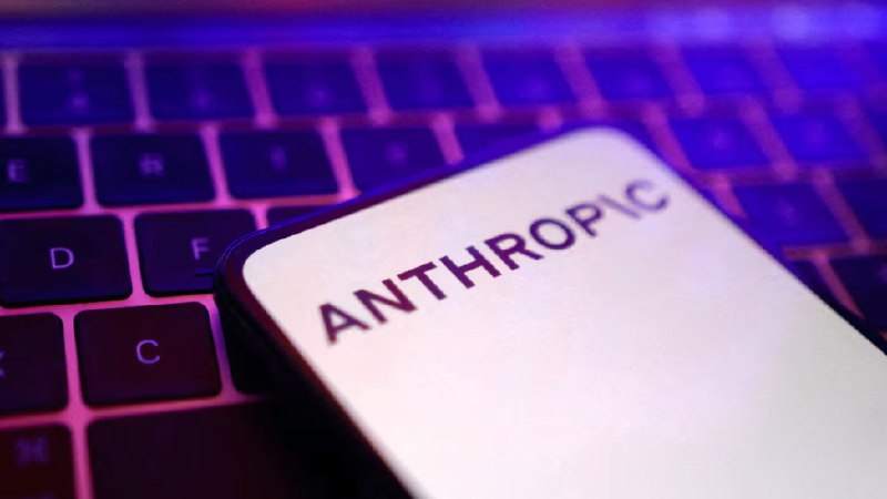美国财政部等部门开始全面停用Anthropic 改用OpenAI3月3日，据路透社报道，美国财政部、国务院及联邦住房机构正在全面终止使用Anthropic产品，其中国务院表示将改用竞争对手OpenAI的技术