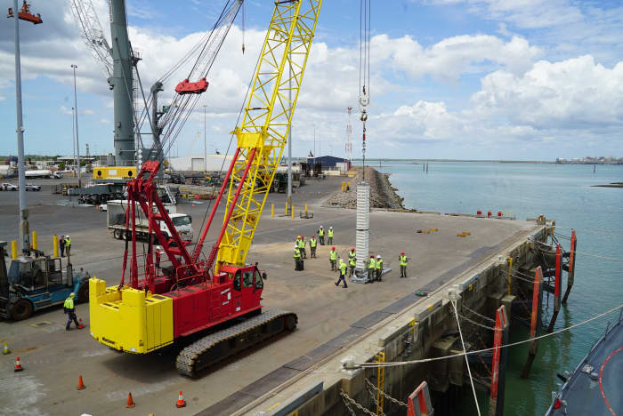 🚀美海军研发海上导弹补给系统，应对中国紧张局势面对太平洋地区潜在冲突，美国海军研发了一种新型海上导弹补给系统TRAM（海上可转移补给方法），旨在将目前在港口进行导弹补给所需的两月时间缩短至几天