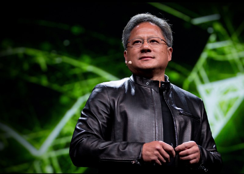 黄仁勋盛赞中国：拥有全球50% AI研究员 创建了DS/Qwen等先进模型NVIDIA公司今天凌晨发布了Q2财报，业绩遥遥领先，AI显卡市场更是所向披靡，然而股价却出现下跌