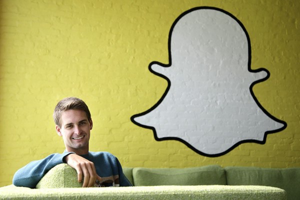 Snapchat 上线“AI 赞助 Snap”:支持用户与品牌 AI 代理直接对话Snapchat于2026年4月28日宣布推出其最新广告产品——“AI 赞助 Snap”（AI-powered Sponsored Snaps），标志着该平台正式将生成式 AI 代理集成至核心聊天界面