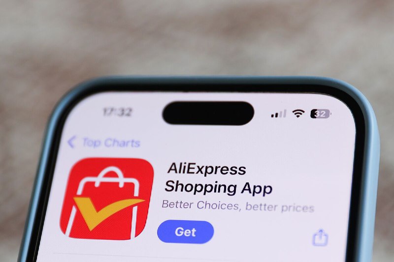 📉 中国科技巨头难以重燃消费支出近期，阿里巴巴和京东等中国主要科技公司的财报显示，他们在618购物节期间试图吸引消费者，但趋势令人担忧