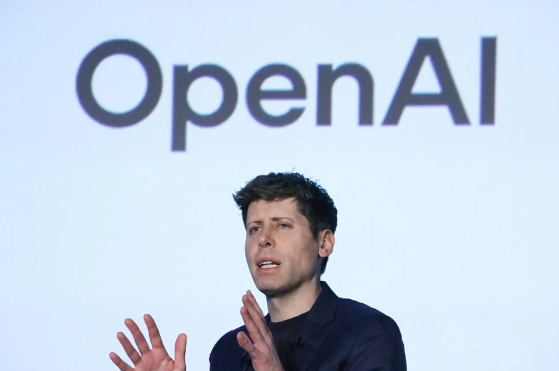 OpenAI模型对美政府涨价：1美元年费试点结束 改为半价优惠据彭博社报道，美国总务管理局(GSA)的一份声明显示，OpenAI将终止一项允许政府机构仅以每年1美元使用其模型的试点计划，并转向基于使用量的定价体系