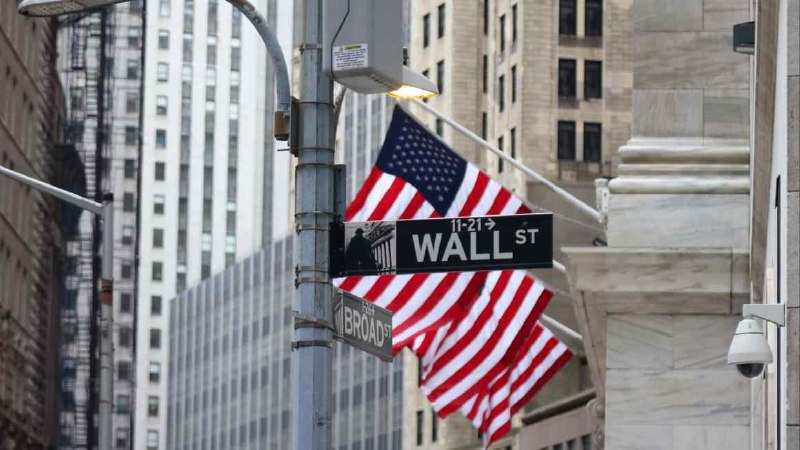 🏦美国或将大幅放松银行监管：拟削减2008年金融危机后实施的资本要求美国监管机构计划在未来几个月内大幅削减银行的补充杠杆率（SLR），这将是十多年来对银行资本要求最大的一次放松