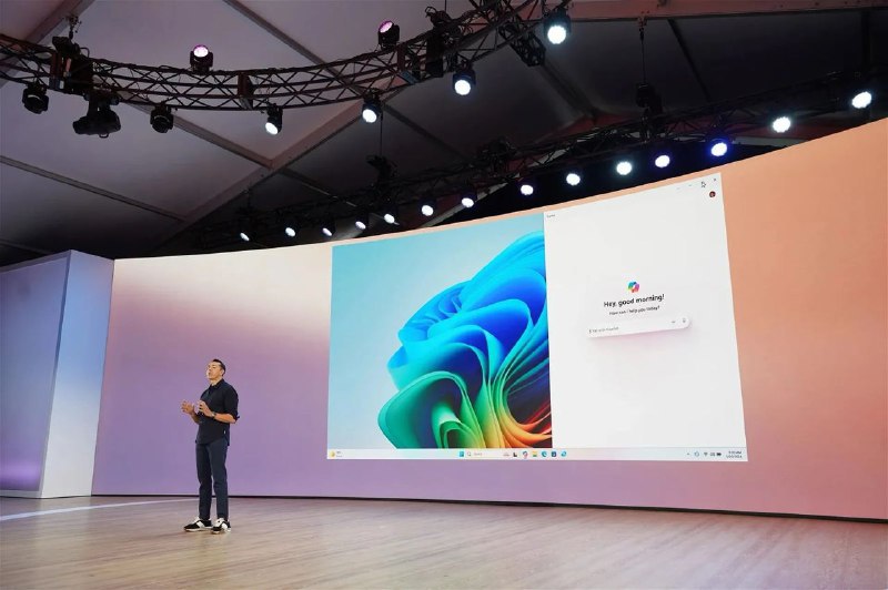 ↩️🖼 微软 Surface 活动：6个重要公告 1️⃣ Copilot Plus 电脑的发布 2️⃣ 新的“Recall”功能可以跟踪你在电脑上的所有操作 3️⃣ Windows 11 中新的 Cop...Yummy 😋:微软宣布推出一款搭载 Arm 处理器的 Surface 笔记本电脑 微软刚刚发布了新款 Surface Laptop——一款面向消费者的基于 Arm 架构的笔记本电脑，今天开始接受预订，起价为 999.99 美元（13.8 英寸）或 1199.99 美元（15 英寸），并将于 6 月 18 日开始发货