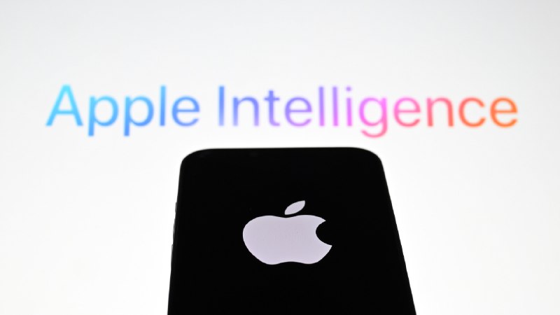 🔒 苹果注重隐私，拒绝与 Meta AI 合作由于担心隐私问题，据报道，苹果公司拒绝了与 Meta 的合作，该合作旨在将 Meta 的 Llama 聊天机器人整合到其即将推出的 iOS 18 软件中