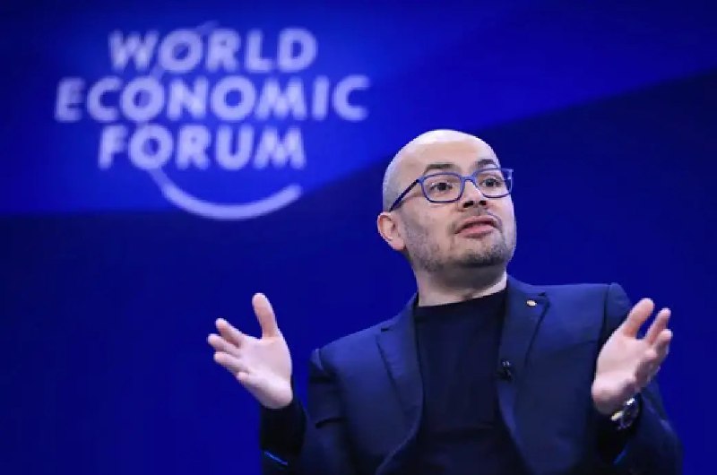 DeepMind CEO：中国AI公司落后大约6个月1月21日，据彭博社报道，Google旗下AI公司DeepMind CEO德米斯·哈萨比斯(Demis Hassabis)周二表示，中国AI公司落后西方领先公司大约“6个月”时间，DeepSeek的模型“令人印象深刻”