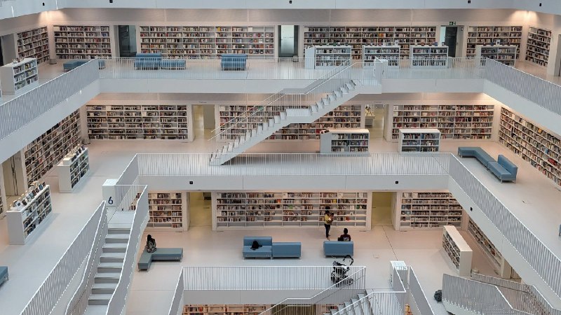 🤖 AI 行业动态：职业替代风险、月球数据中心构想与模型更迭 职业市场与技能转型HyperWrite 首席执行官 Matt Shumer 近期表示，AI 的演进已使其编程技能变得不再必要，并预测法律、金融、医疗、会计及咨询等行业将在五年内面临冲击