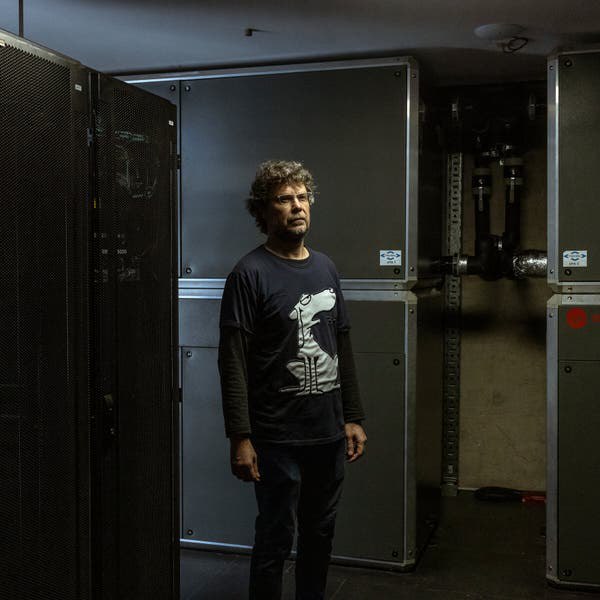 🤖AI算力差距：世界面临数字鸿沟全球算力分布严重不均： 仅32个国家（约占全球的16%）拥有AI专用数据中心，主要位于北半球