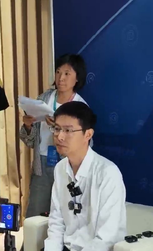 王兴兴：机器人模型、架构不统一 相当于ChatGPT诞生前的1-3年今日，在2025世界机器人大会上，宇树科技CEO王兴兴发表了对机器人行业现状与未来发展的演讲