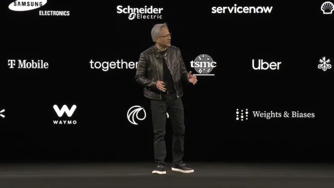 AI发展比任何时候都要快 黄仁勋：几乎全球都曾误判近期DeepSeek发布的一款低成本AI推理模型引发了关注