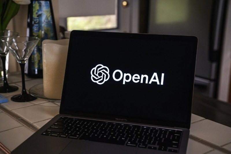 消息人士透露：OpenAI 正考虑采取法律手段起诉苹果公司知情人士周四透露，苹果公司与OpenAI长达两年的合作关系已然陷入紧张