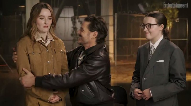 台下关系融洽 《最后的生还者》乔尔男演员安慰、拥抱艾比女演员乔尔演员佩德罗·帕斯卡主动安慰艾比女演员Kaitlyn Dever：“别难过，我就是这样杀了你爸爸！就是那样！”乔尔演员佩德罗·帕斯卡拥抱艾比女演员Kaitlyn Dever：《最后的生还者》真人剧集艾比审讯乔尔片段：《最后的生还者》真人剧集艾比用高尔夫球棒殴打乔尔片段：《最后的生还者2》真人剧第二季目前豆瓣评分7.6分 ...PC版：