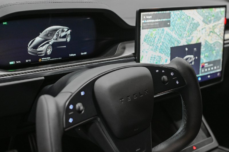 🚀 马斯克宣布Grok将集成至特斯拉，引发网友热议与恶搞埃隆·马斯克近日在社交媒体上宣布，其AI聊天机器人Grok将很快集成到特斯拉汽车中，预计下周即可实现